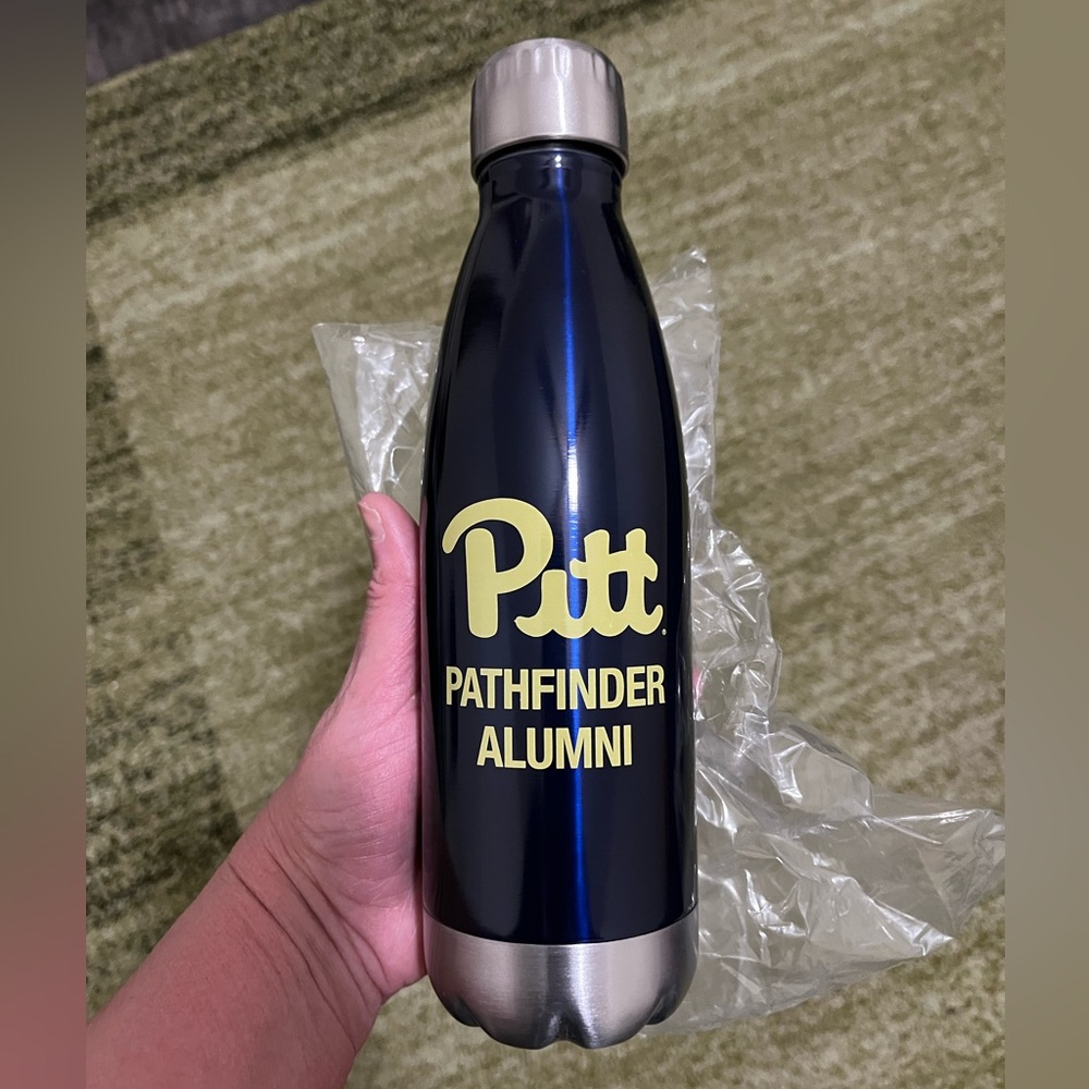 Brand new never used university of Pitt pathfinder alumni bottle 16 oz